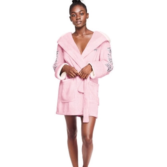 π―πVS Pink βBLINGβ Robe!! ππ― - Picture 1 of 2